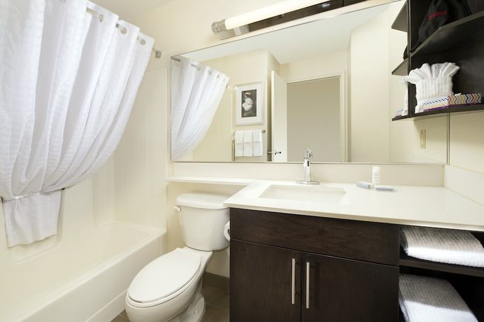 Imagen de la habitación del Hotel Candlewood Suites Richmond-South, an IHG. Foto 6