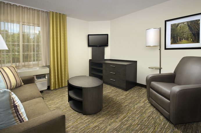 Imagen de la habitación del Hotel Candlewood Suites Richmond-South, an IHG. Foto 7