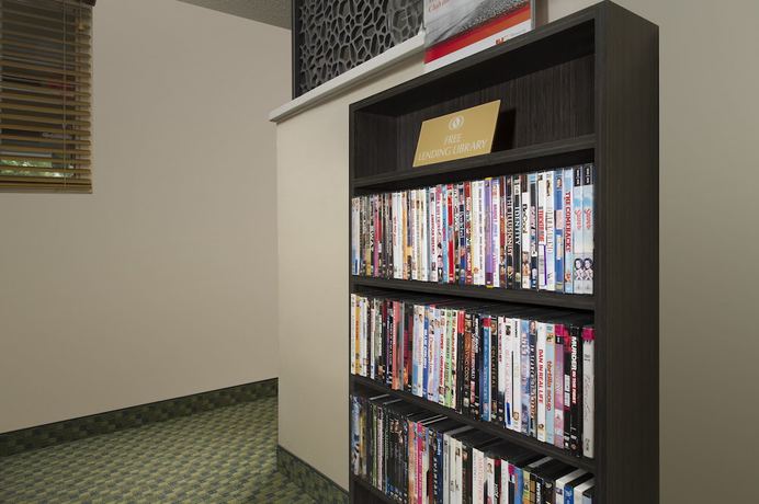Imagen de los interiores del Hotel Candlewood Suites Richmond-South, an IHG. Foto 17
