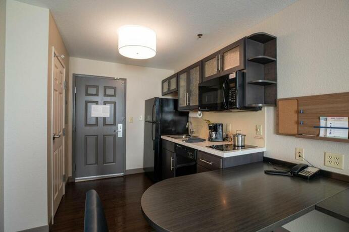 Imagen general del Hotel Candlewood Suites Saint Joseph. Foto 7