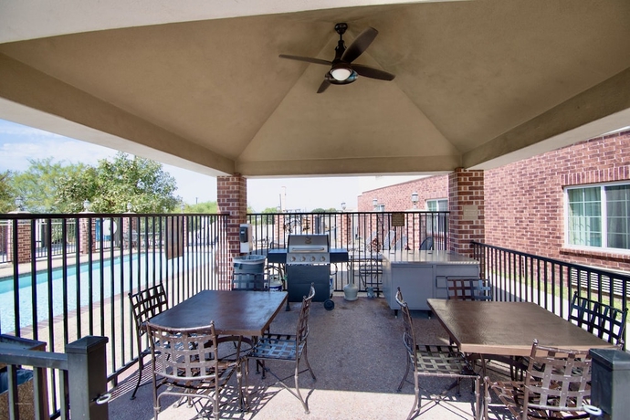 Imagen de los exteriores del Hotel Candlewood Suites San Antonio Nw Near Seaworld, An Ihg. Foto 10