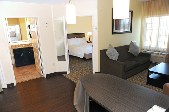 Imagen de la habitación del Hotel Candlewood Suites Santa Maria, An Ihg. Foto 2