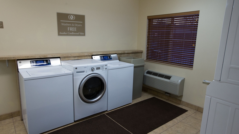 Imagen de los interiores del Hotel Candlewood Suites South - Springfield, An Ihg. Foto 14