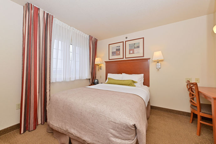 Imagen de los interiores del Hotel Candlewood Suites Springfield North, An Ihg. Foto 16