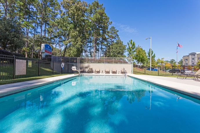 Imagen de la piscina del Hotel Candlewood Suites Tallahassee, An Ihg. Foto 16