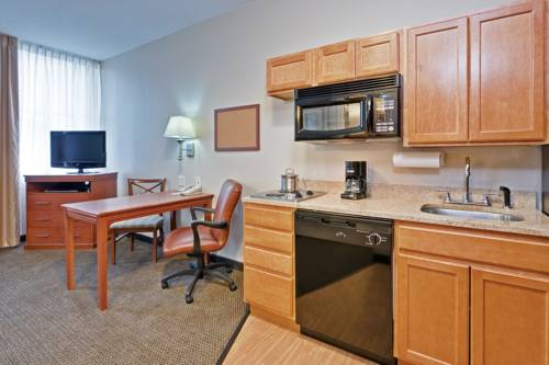 Imagen de la habitación del Hotel Candlewood Suites Terre Haute. Foto 2