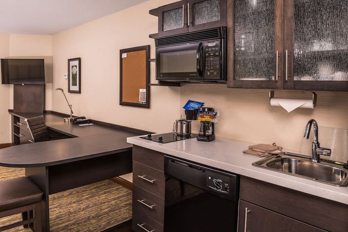 Imagen de la habitación del Hotel Candlewood Suites Topeka West, an IHG. Foto 8