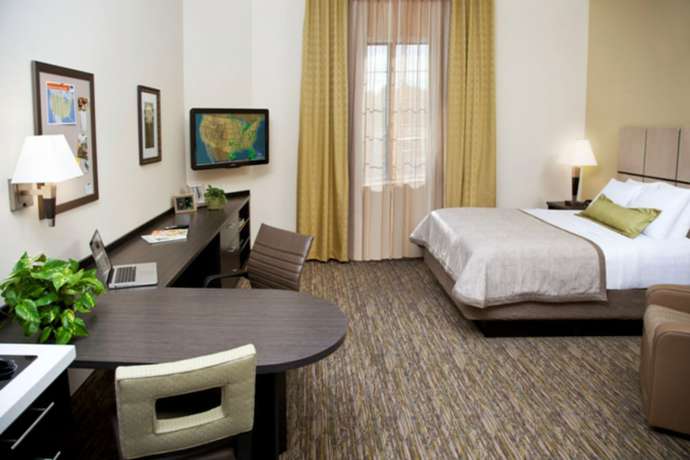 Imagen de la habitación del Hotel Candlewood Suites Topeka West, an IHG. Foto 15