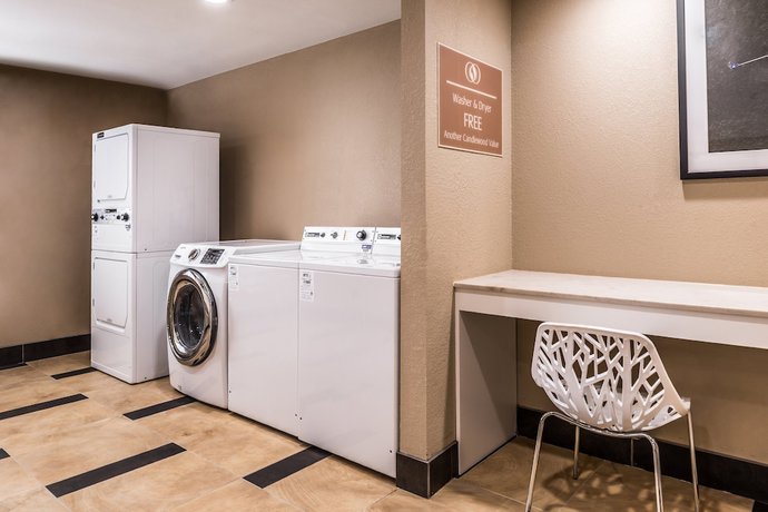 Imagen general del Hotel Candlewood Suites Topeka West, an IHG. Foto 1