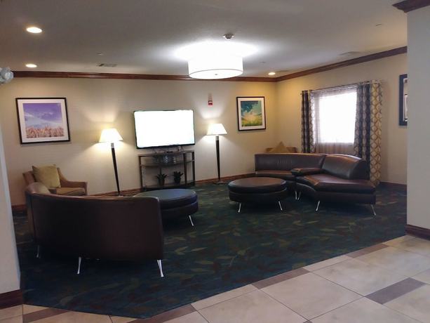 Imagen del bar/restaurante del Hotel Candlewood Suites Tulsa, An Ihg. Foto 2