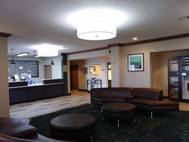 Imagen de los interiores del Hotel Candlewood Suites Tulsa, An Ihg. Foto 19