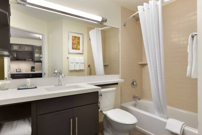 Imagen de la habitación del Hotel Candlewood Suites Vestal - Binghamton, an IHG. Foto 7