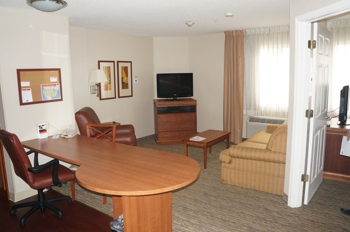 Imagen de los interiores del Hotel Candlewood Suites Virginia Beach Town Center, An Ihg. Foto 14