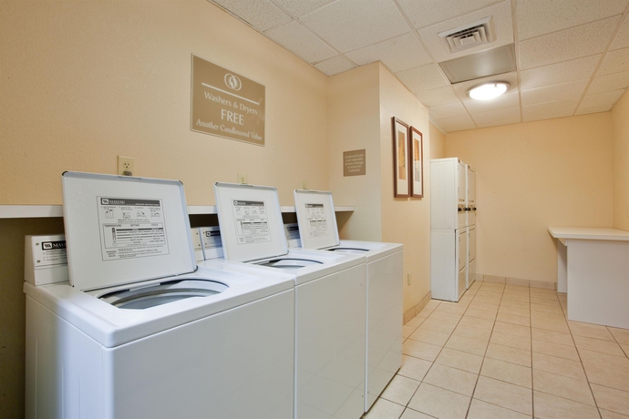 Imagen de los interiores del Hotel Candlewood Suites Virginia Beach Town Center, An Ihg. Foto 16