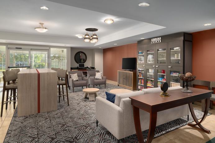 Imagen de los interiores del Hotel Candlewood Suites Watertown Fort Drum, An Ihg. Foto 19