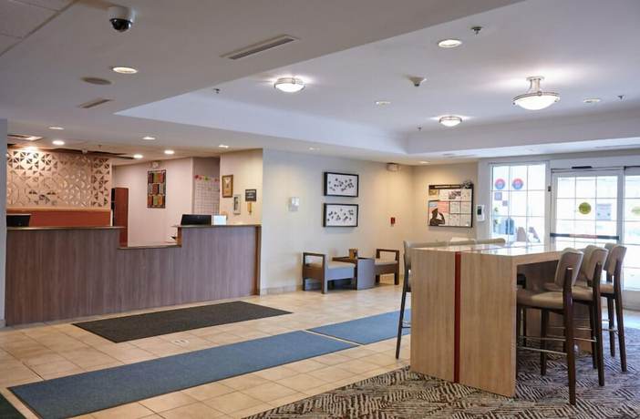 Imagen de los interiores del Hotel Candlewood Suites Watertown Fort Drum, An Ihg. Foto 20