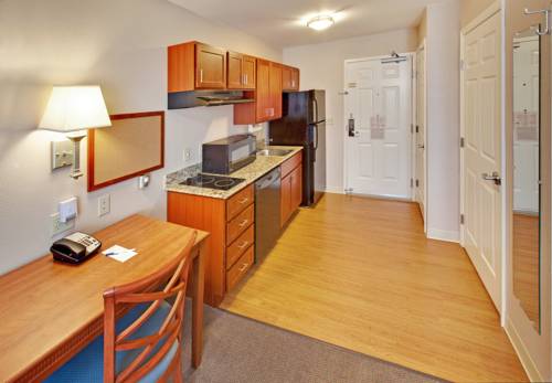 Imagen de la habitación del Hotel Candlewood Suites Williston. Foto 4