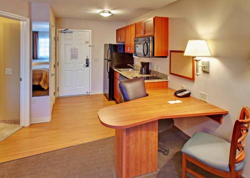 Imagen general del Hotel Candlewood Suites Williston. Foto 1