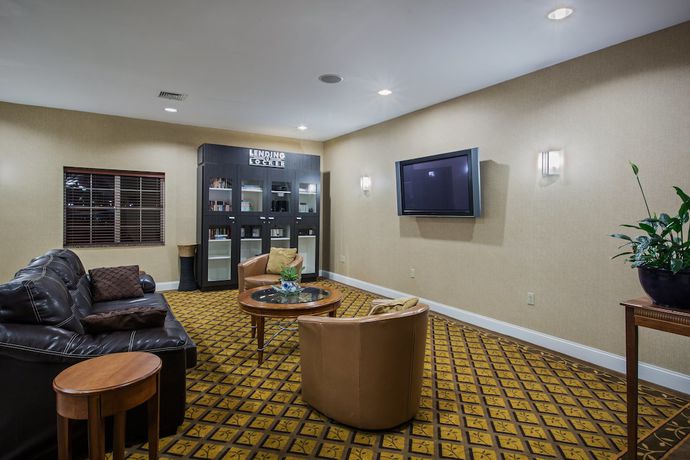 Imagen de los interiores del Hotel Candlewood Suites Windsor Locks Bradley Arpt, An Ihg. Foto 17