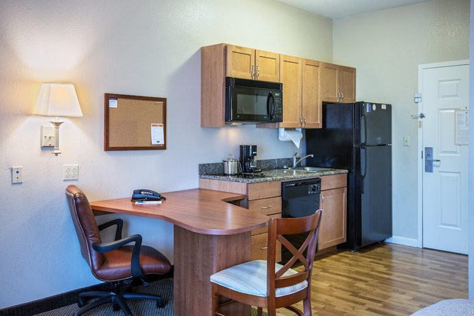 Imagen de la habitación del Hotel Candlewood Suites Windsor Locks Bradley Arpt, An Ihg. Foto 10