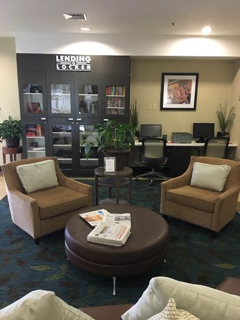 Imagen de los interiores del Hotel Candlewood Suites Windsor Locks Bradley Arpt, An Ihg. Foto 19