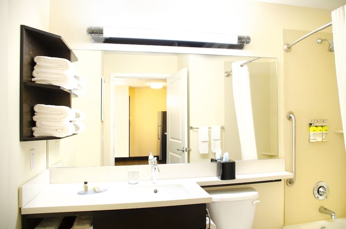 Imagen de la habitación del Hotel Candlewood Suites York. Foto 13