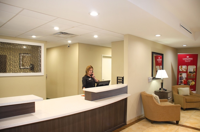 Imagen de los interiores del Hotel Candlewood Suites York. Foto 15