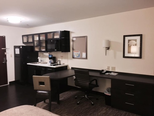 Imagen de la habitación del Hotel Candlewood Suites Youngstown W I-80 Niles Area, An Ihg. Foto 8