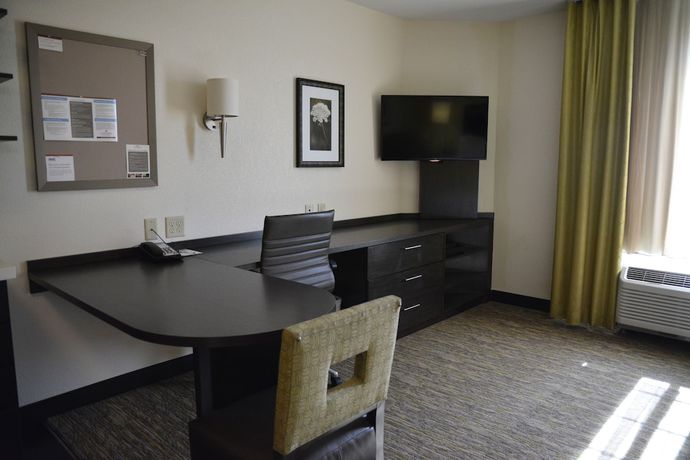 Imagen de la habitación del Hotel Candlewood Suites Youngstown W I-80 Niles Area, An Ihg. Foto 12