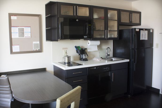 Imagen de la habitación del Hotel Candlewood Suites Youngstown W I-80 Niles Area, An Ihg. Foto 13