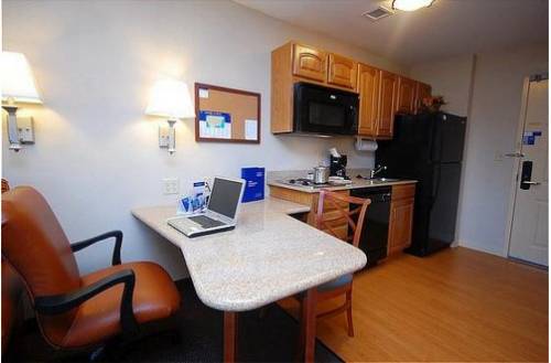 Imagen general del Hotel Candlewood Suites-west Springfield. Foto 1
