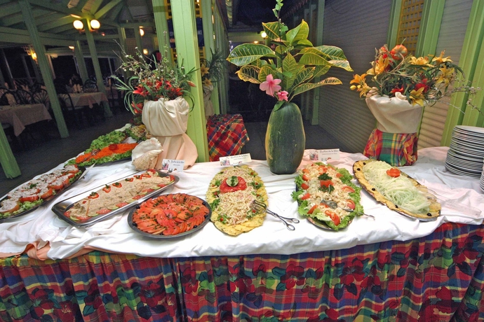 Imagen del bar/restaurante del Hotel Canella Beach. Foto 2