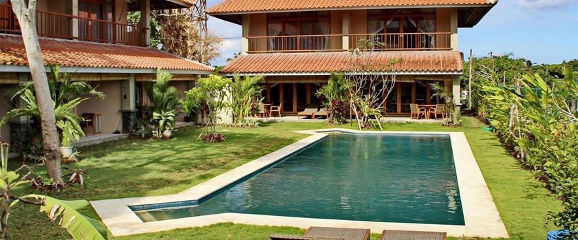 Imagen de la piscina del Hotel Canggu Suites. Foto 17