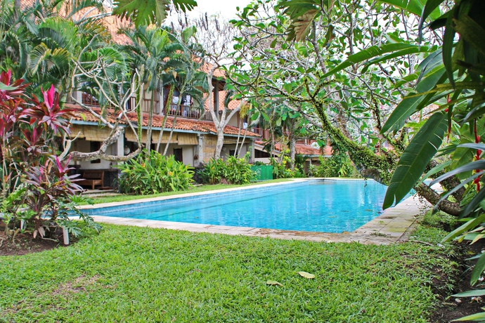 Imagen de los exteriores del Hotel Canggu Suites. Foto 4