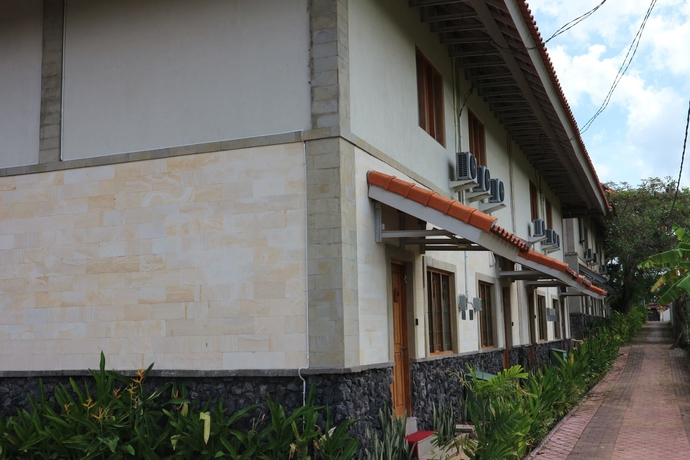 Imagen de los exteriores del Hotel Canggu Suites. Foto 6