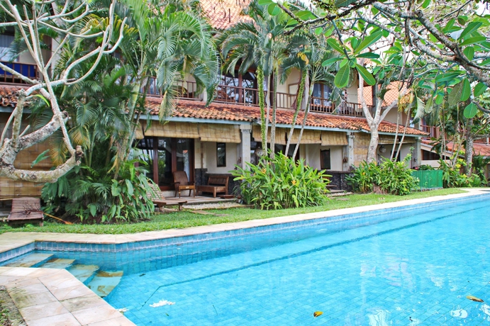 Imagen de los exteriores del Hotel Canggu Suites. Foto 9