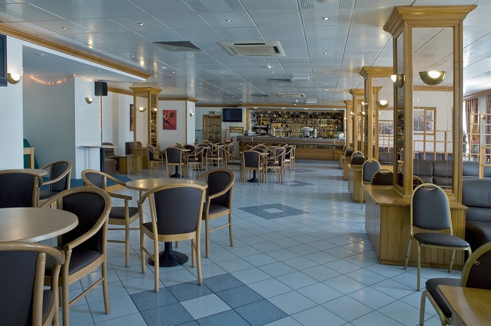 Imagen de los interiores del Hotel Canifor. Foto 10