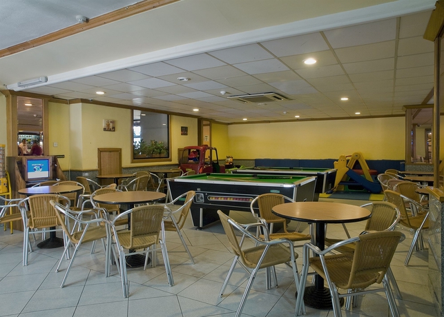 Imagen de los interiores del Hotel Canifor. Foto 11