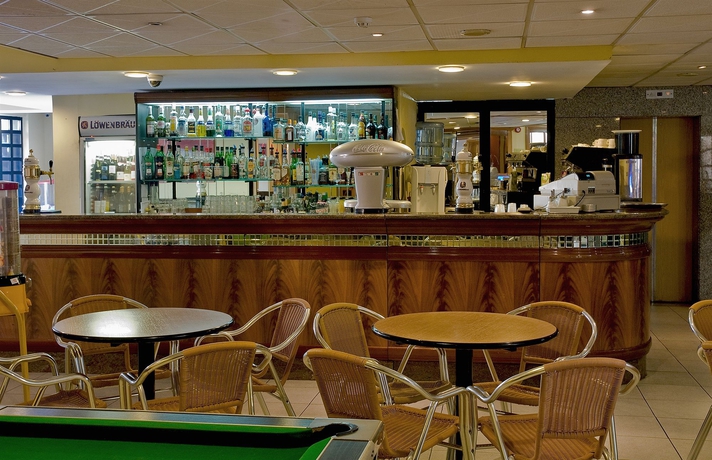 Imagen del bar/restaurante del Hotel Canifor. Foto 4