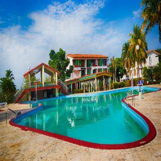 Imagen de la piscina del Hotel Canimao. Foto 11