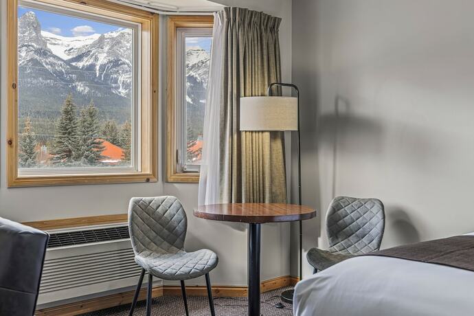 Imagen general del Hotel Canmore Rocky Mountain Inn. Foto 2