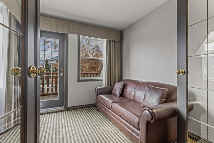 Imagen general del Hotel Canmore Rocky Mountain Inn. Foto 4