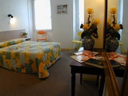 Imagen de la habitación del Hotel Cannes Croisette. Foto 4