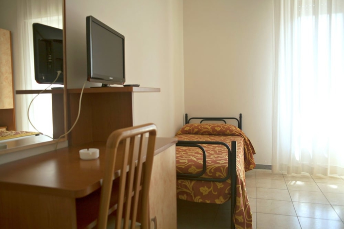 Imagen de la habitación del Hotel Cannes Riccione. Foto 5