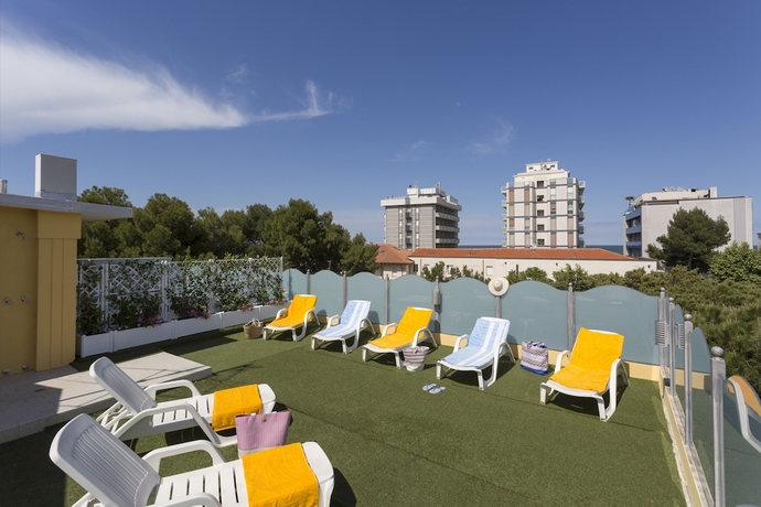 Imagen de la habitación del Hotel Cannes Riccione. Foto 8