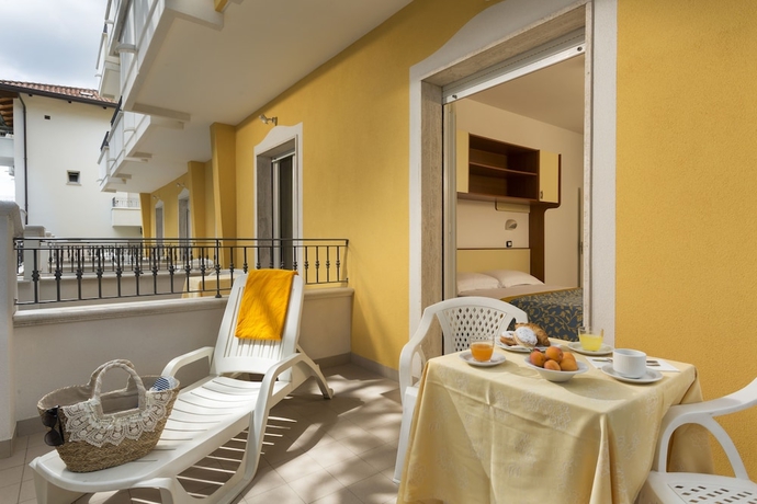 Imagen de la habitación del Hotel Cannes Riccione. Foto 14