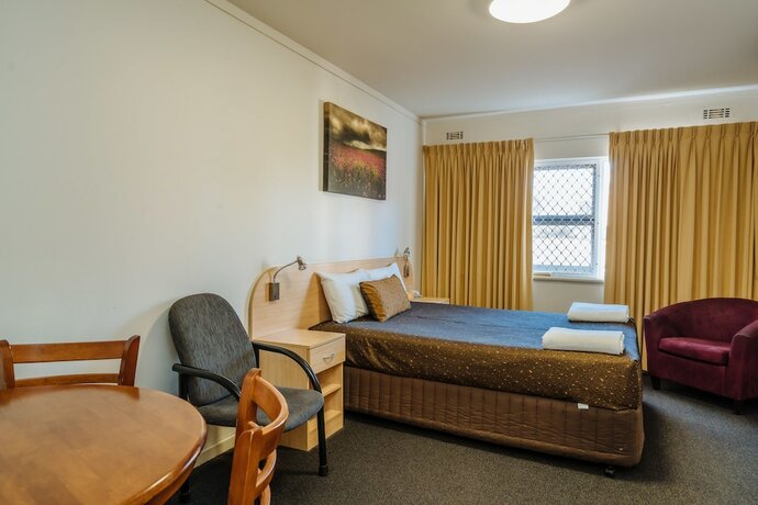Imagen de la habitación del Hotel Canning Bridge Auto Lodge. Foto 23