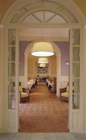 Imagen de los interiores del Hotel Cannobio. Foto 19