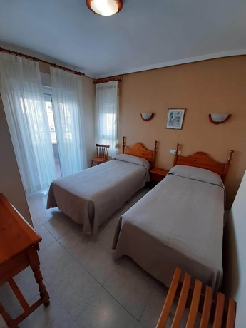 Imagen de la habitación del Hotel Cano. Foto 14