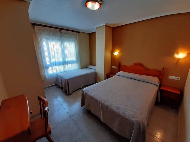 Imagen de la habitación del Hotel Cano, Torrevieja. Foto 4